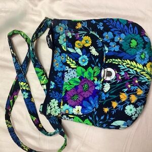 VERA BRADLEY CROSSBODY BAG